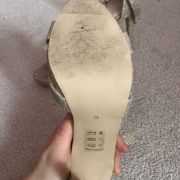 COPY - Le Chateau champagne gold sparkly heels - Picture 3 of 5